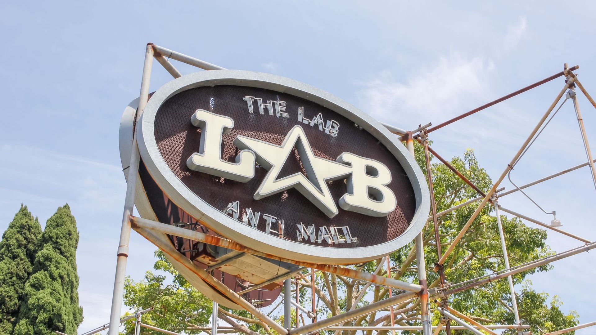 The Lab anti mall sign