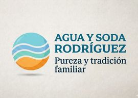Logo de Agua y Soda Rodríguez con círculo azul y naranja; texto “Pureza y tradición familiar”.