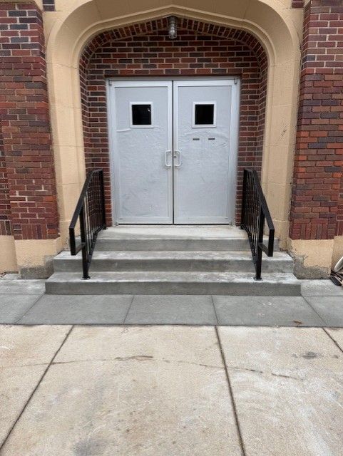 High-Traffic Commercial Railing Panels Waverly IA