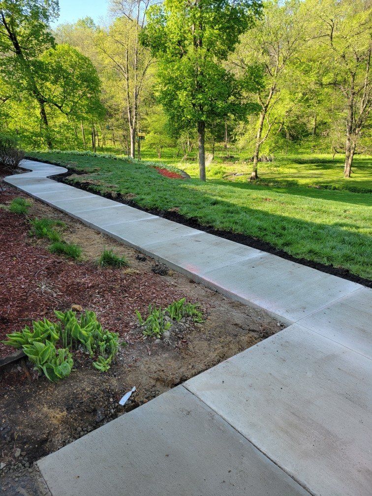 Exterior Concrete Walkway Surface Waverly IA
