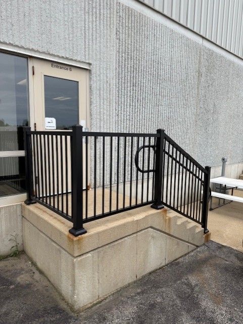 Aluminum Ultralox Railing W/ADA Loop Mid Rail In Hiawatha, IA