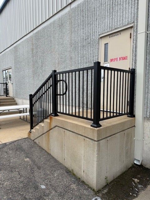 Aluminum Ultralox Railing W/ADA Loop Mid Rail In Hiawatha, IA