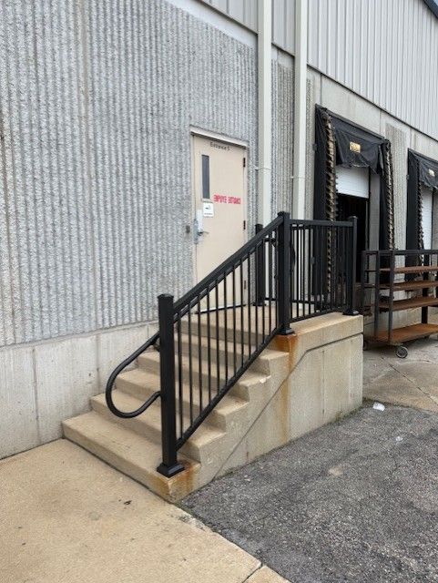 Aluminum Ultralox Railing W/ADA Loop Mid Rail In Hiawatha, IA