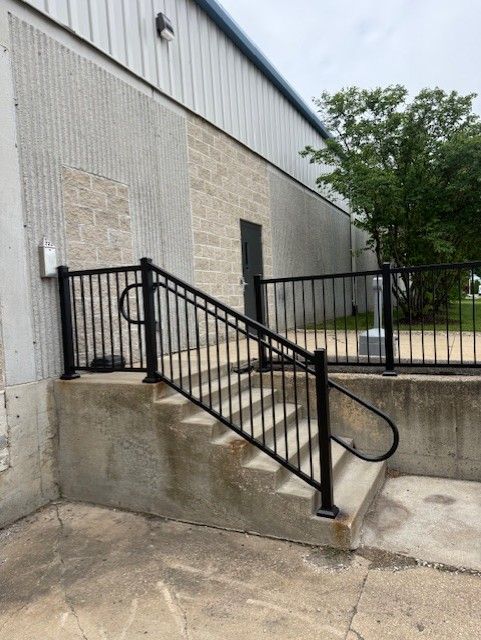 Aluminum Ultralox Railing W/ADA Loop Mid Rail In Hiawatha, IA