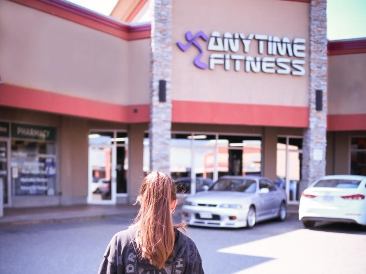 Women looking at post it notes