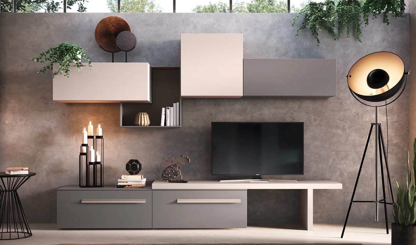 Soggiorno moderno con contenitori sospesi grigi e bianchi, TV e lampada da terra.
