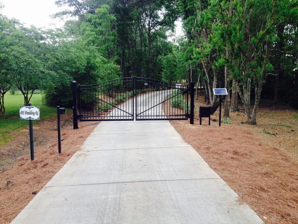 Driveway Gate โ Hattiesburg, MS โ United Fence Co