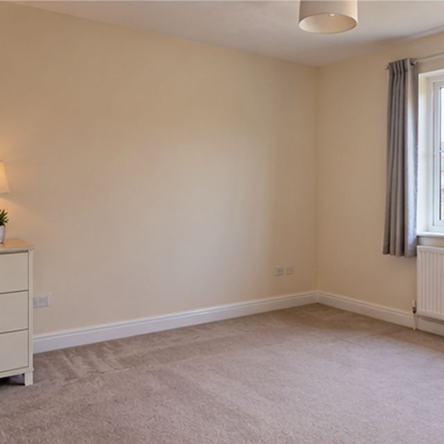 The same room after the furniture has been carried out