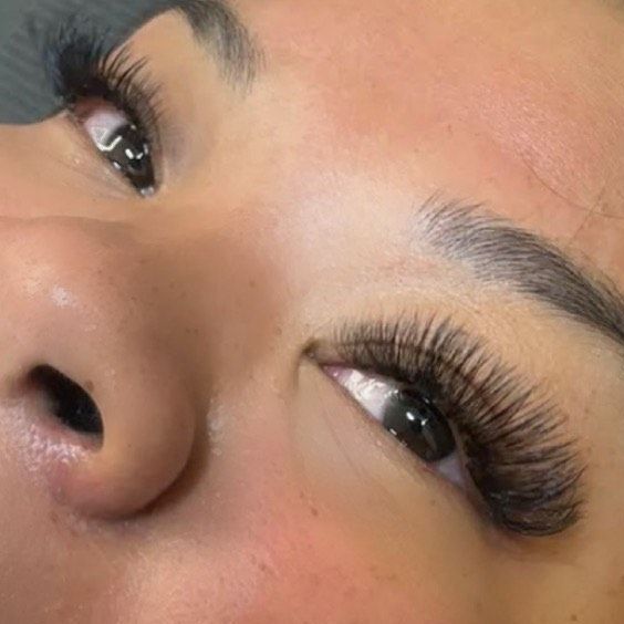 Hybrid Eyelash Extensions