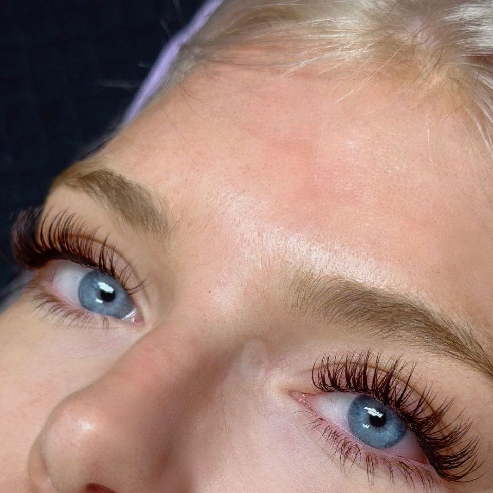 Wet Eyelash Extensions