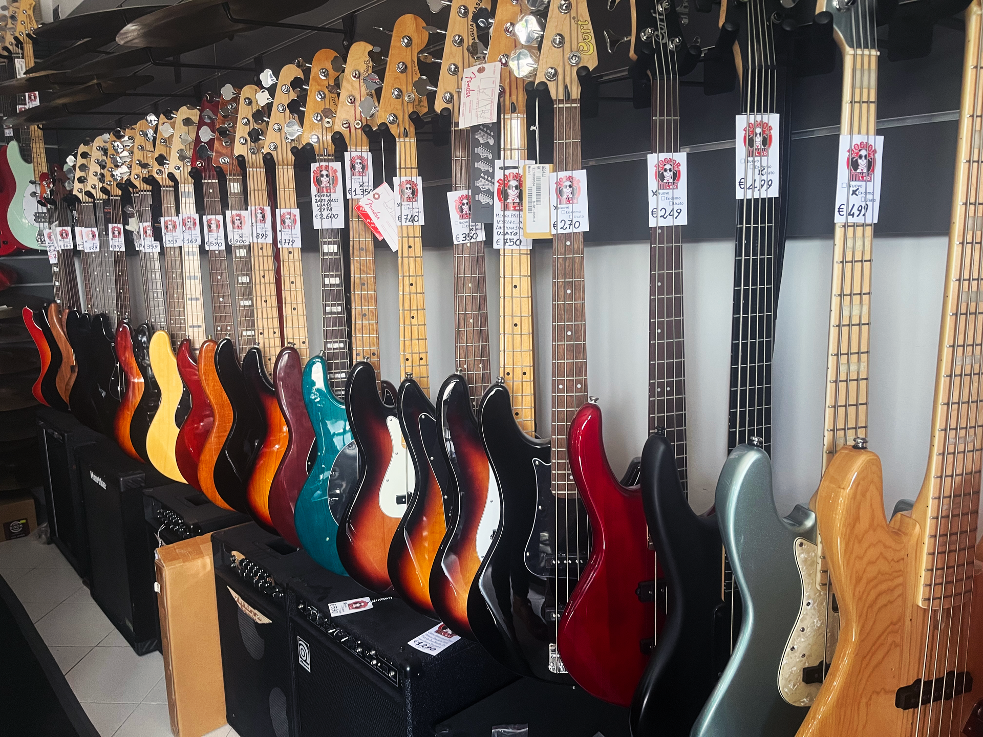 esposizione chitarre doctor music lab