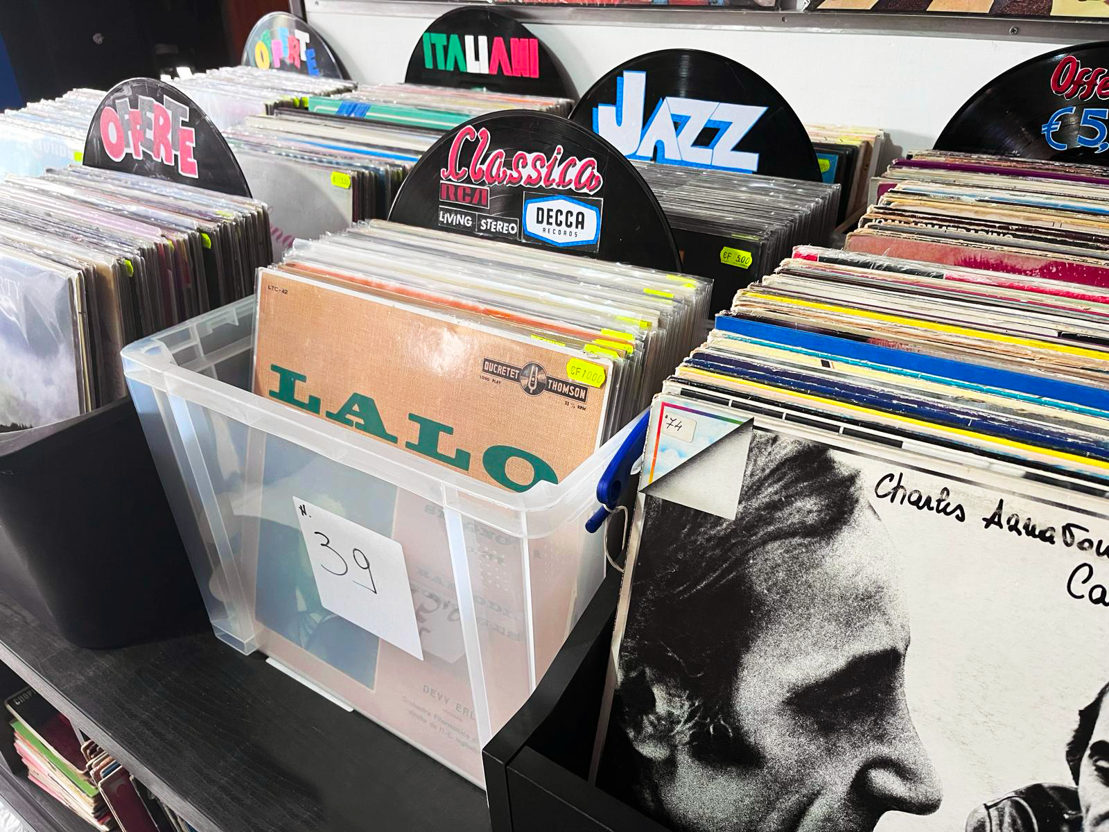 Una raccolta di dischi tra jazz e italiano