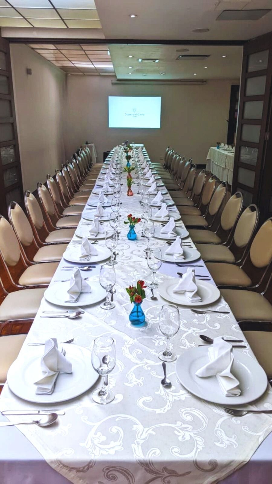 salón con montaje imperial 
