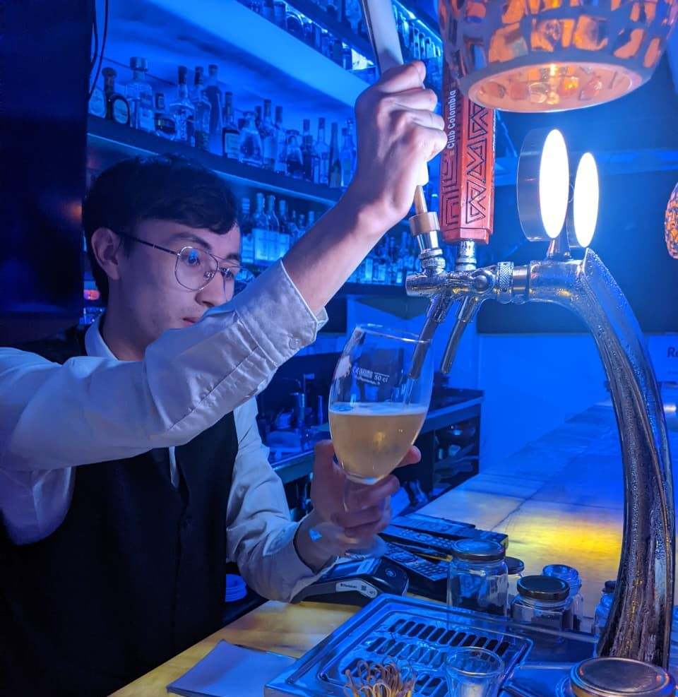 draft de cerveza de blue martini bar hotel blue suites