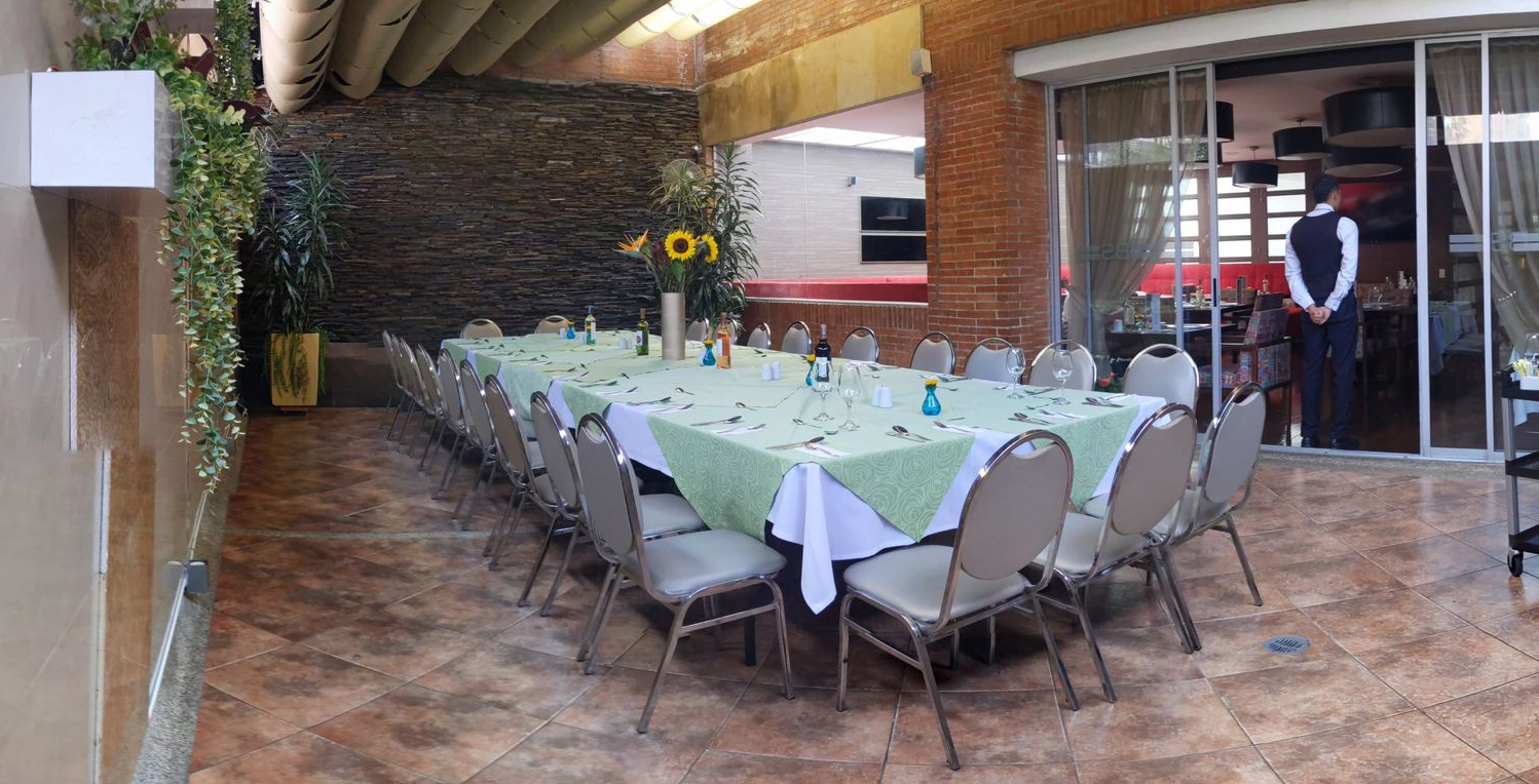 panoramica mesa imperial salon de eventos terraza blue suites hotel