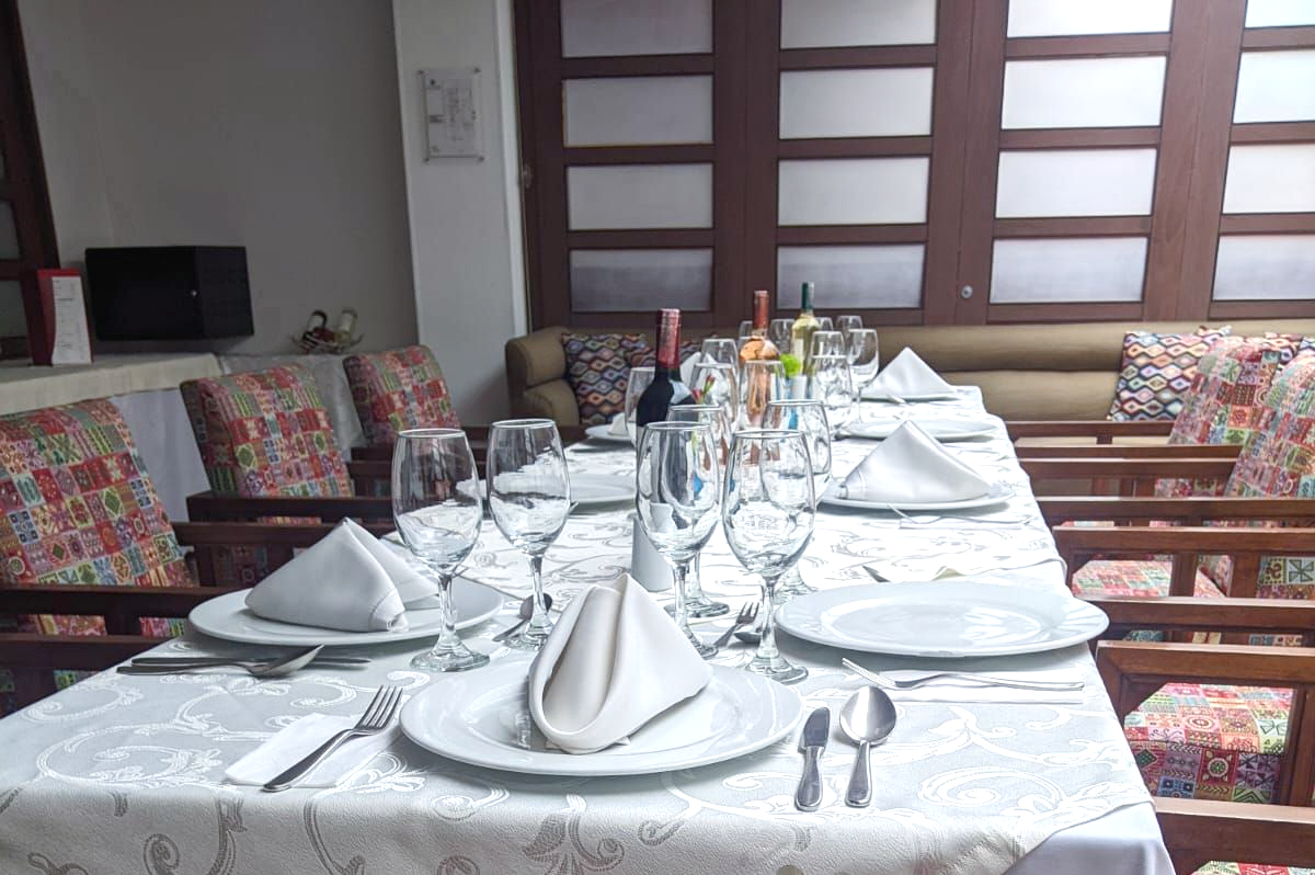 mesa imperial salón de bogota 