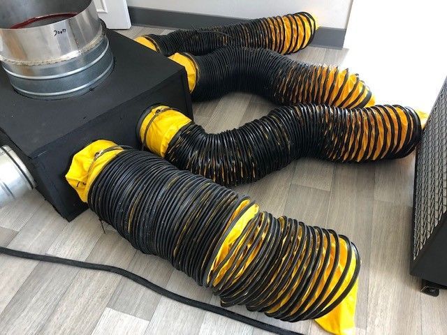 HUGETRI400 utilisé pour un traitement thermique professionnel contre les punaises de lit 