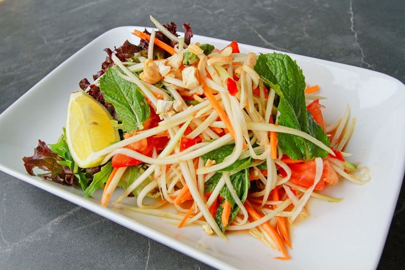 Green papaya salad