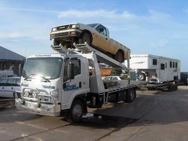 Tow Truck — Mildura, VIC — Mel Schmidt Panel Works