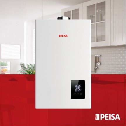 Calentador de agua a gas PEISA de color blanco con pantalla digital en entorno de cocina.