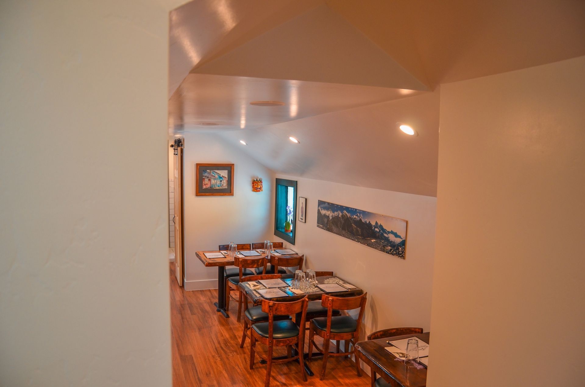 Sherpa+Cafe+B+Murphy+Construction