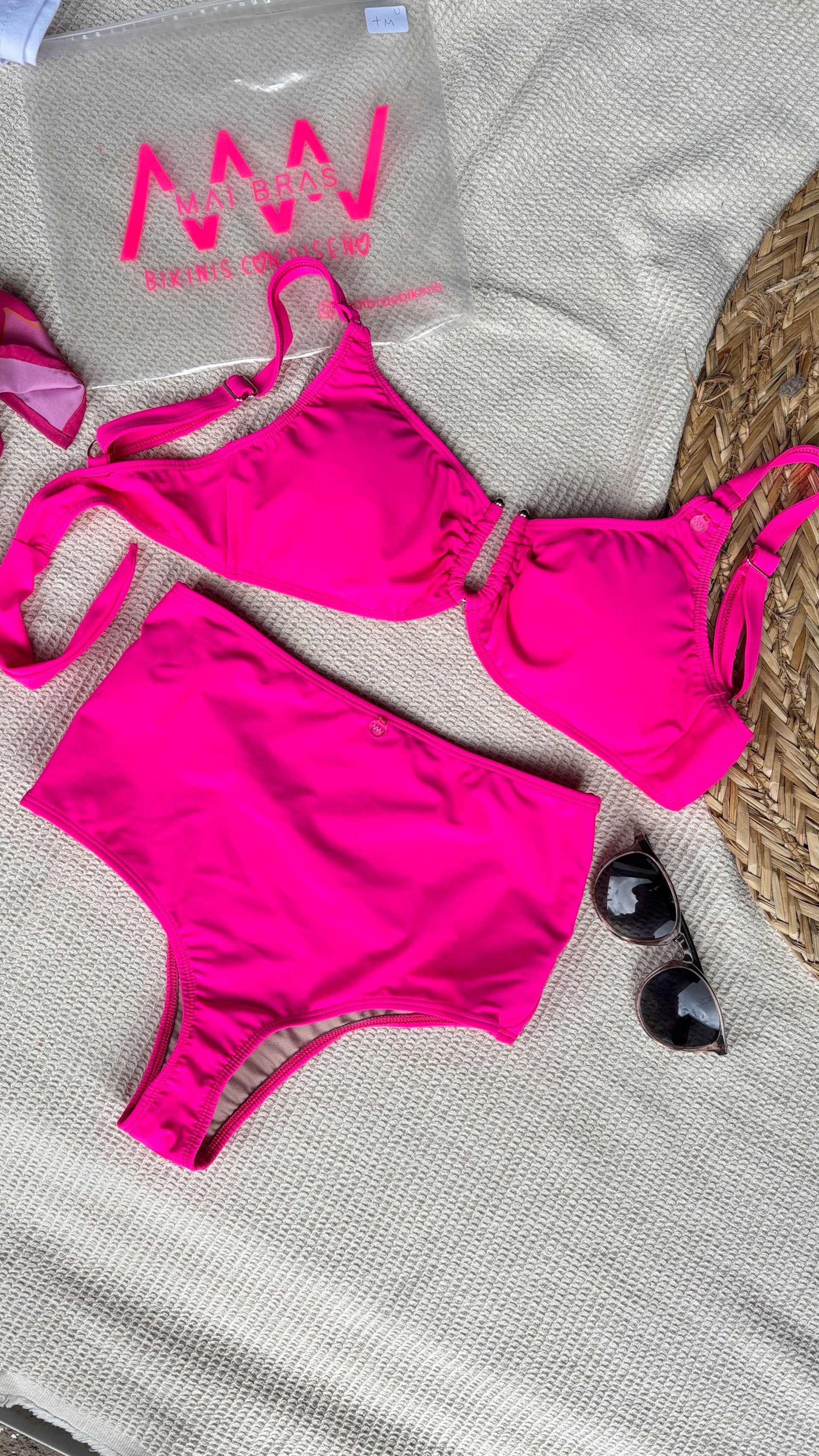 BIKINI 