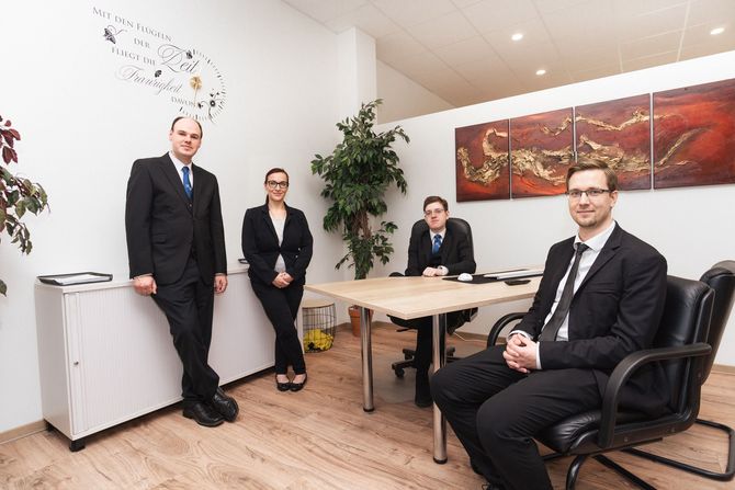 Das Team von Brüsewitz-Wegener Bestattungen – Ansprechpartner für Bestattungen in Hannover /Burgdorf Team Brüsewitz-Wegener in Hannover: Kai-Uwe Wegener, Jan-Nils Wegener