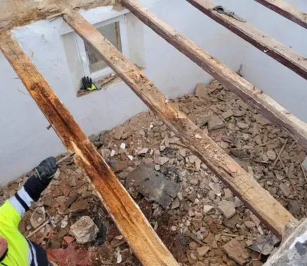 retirada de escombros en Fuenlabrada, Madrid