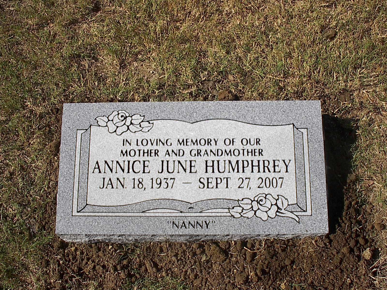 Grave of Annice June Humphrey, inscribed: 
