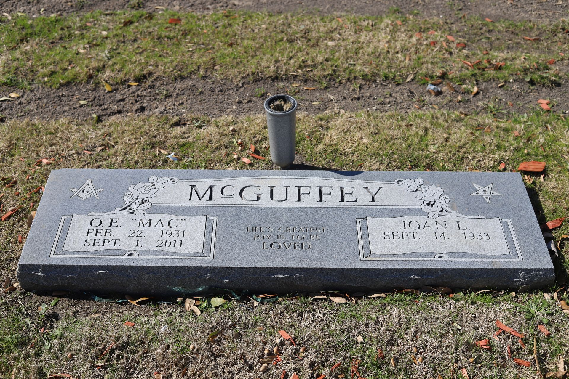 Gray headstone, 