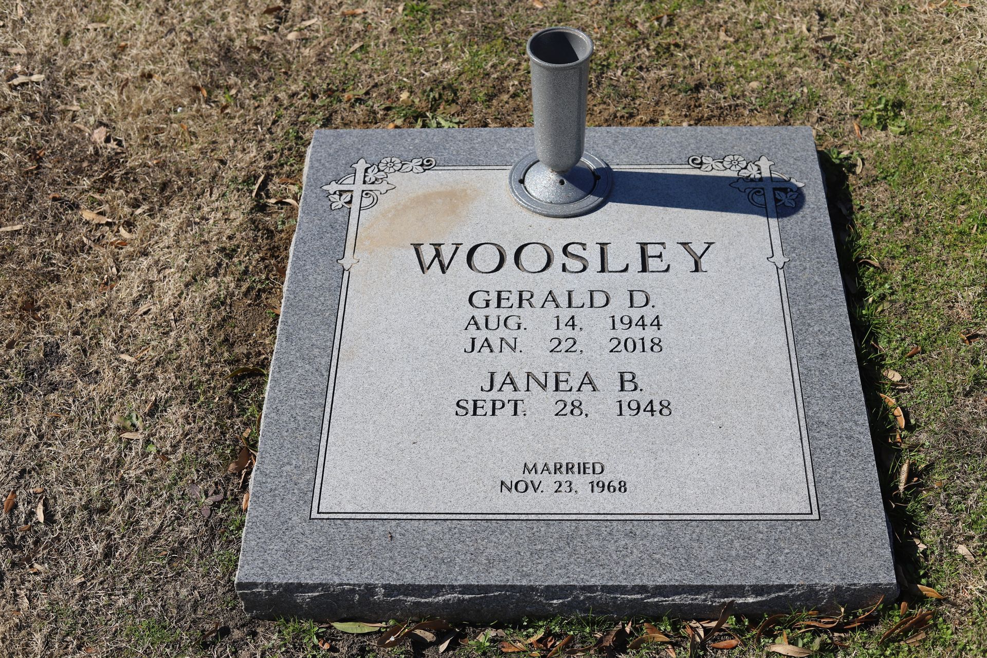 Gravestone of Gerald D. Woosley (1911-2015) and Janfa R. (1948-); married Nov. 2, 1968.