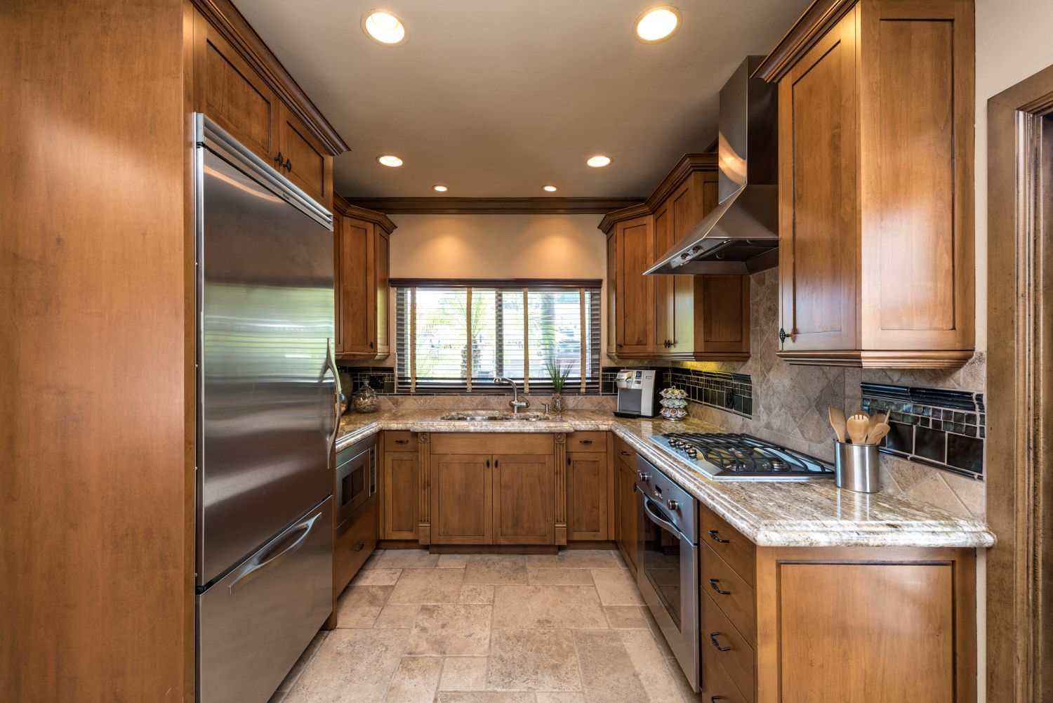 Viewpoint Luxury Apartments kitchen