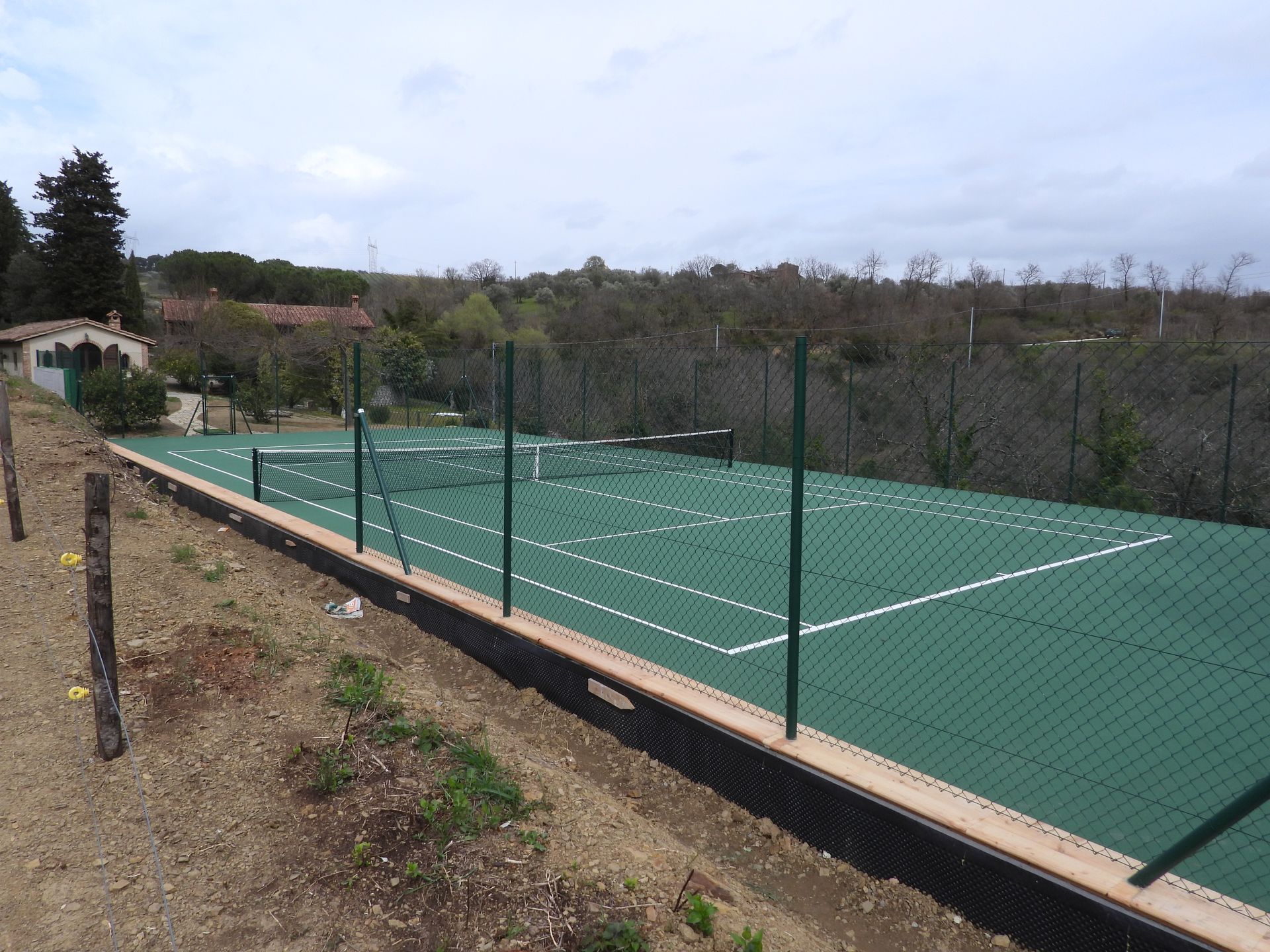 campo da tennis in resina