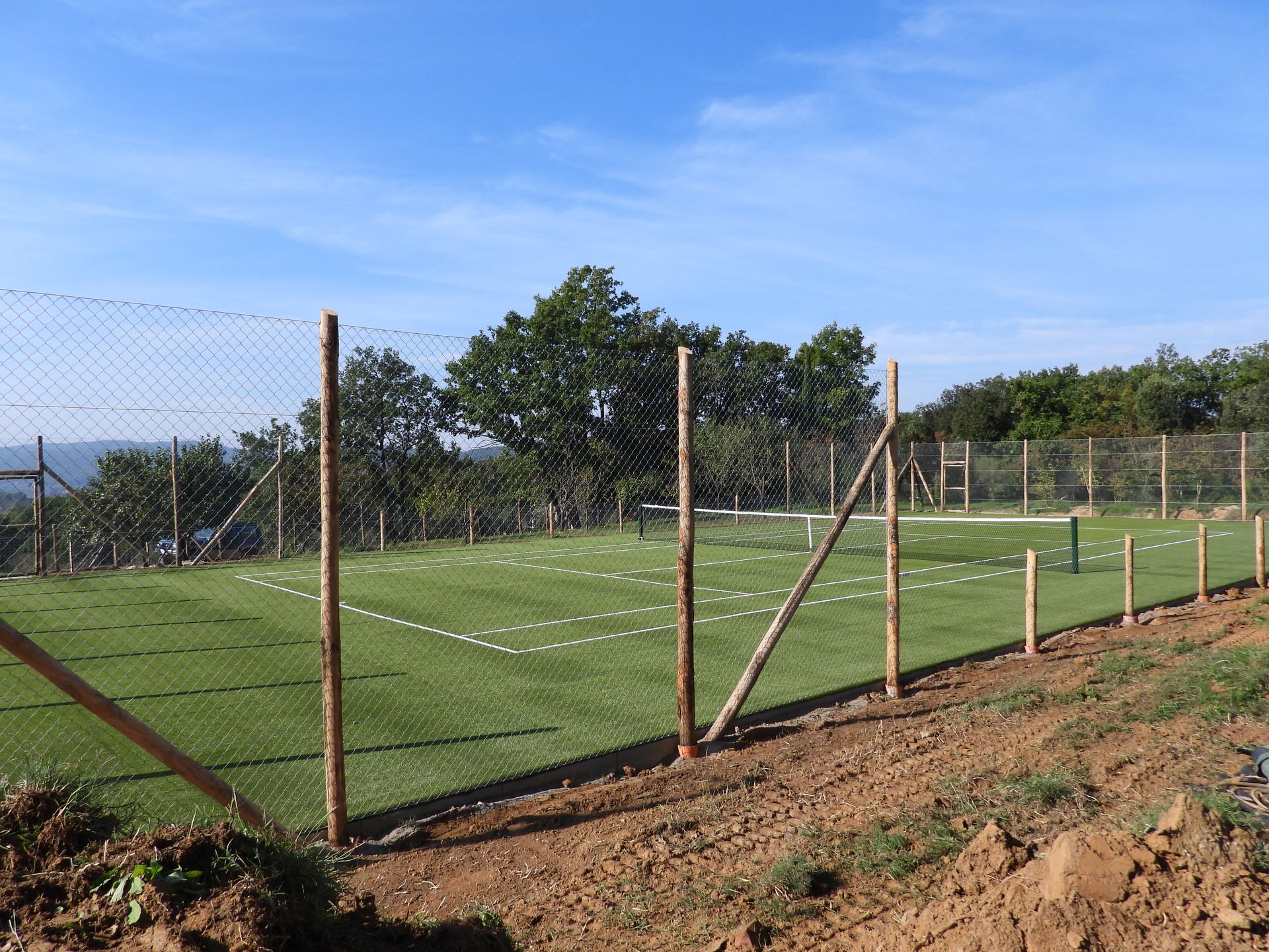 campo da tennis in erba sintetica