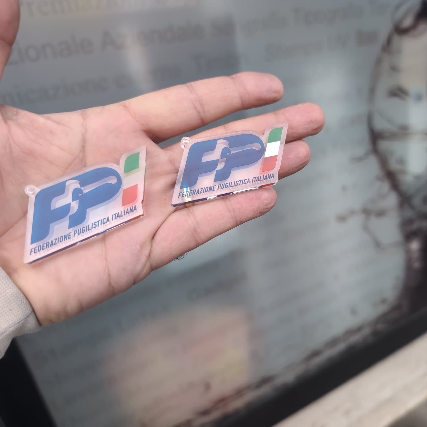 Portachiavi personalizzati in plexiglass sagomato