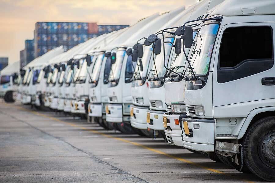 Truck parking this immage canuse for delivery, transportation, road, traffic, cargo and vehicle concept