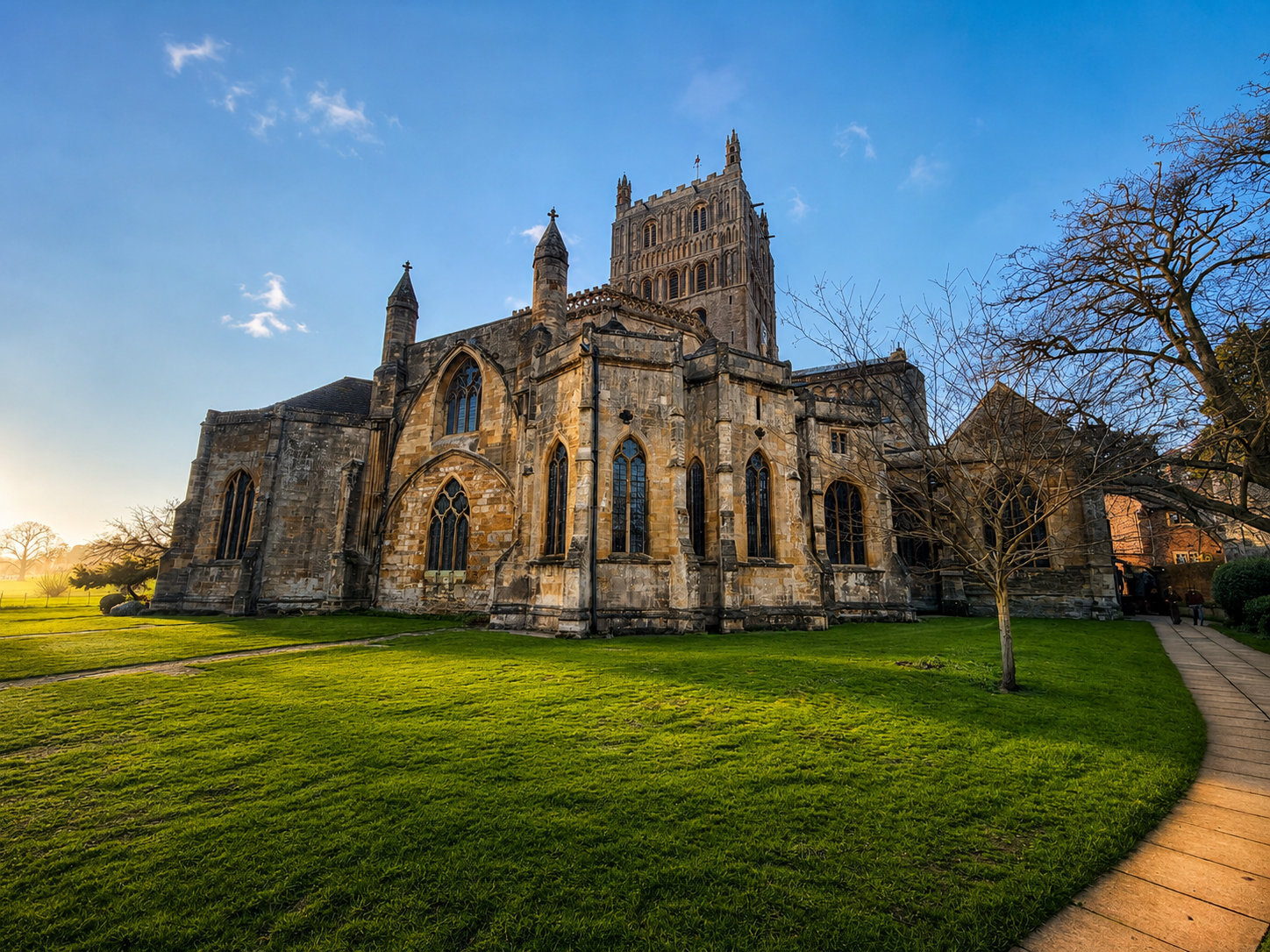 tewkesbury-cotswolds-abbey-uk-village