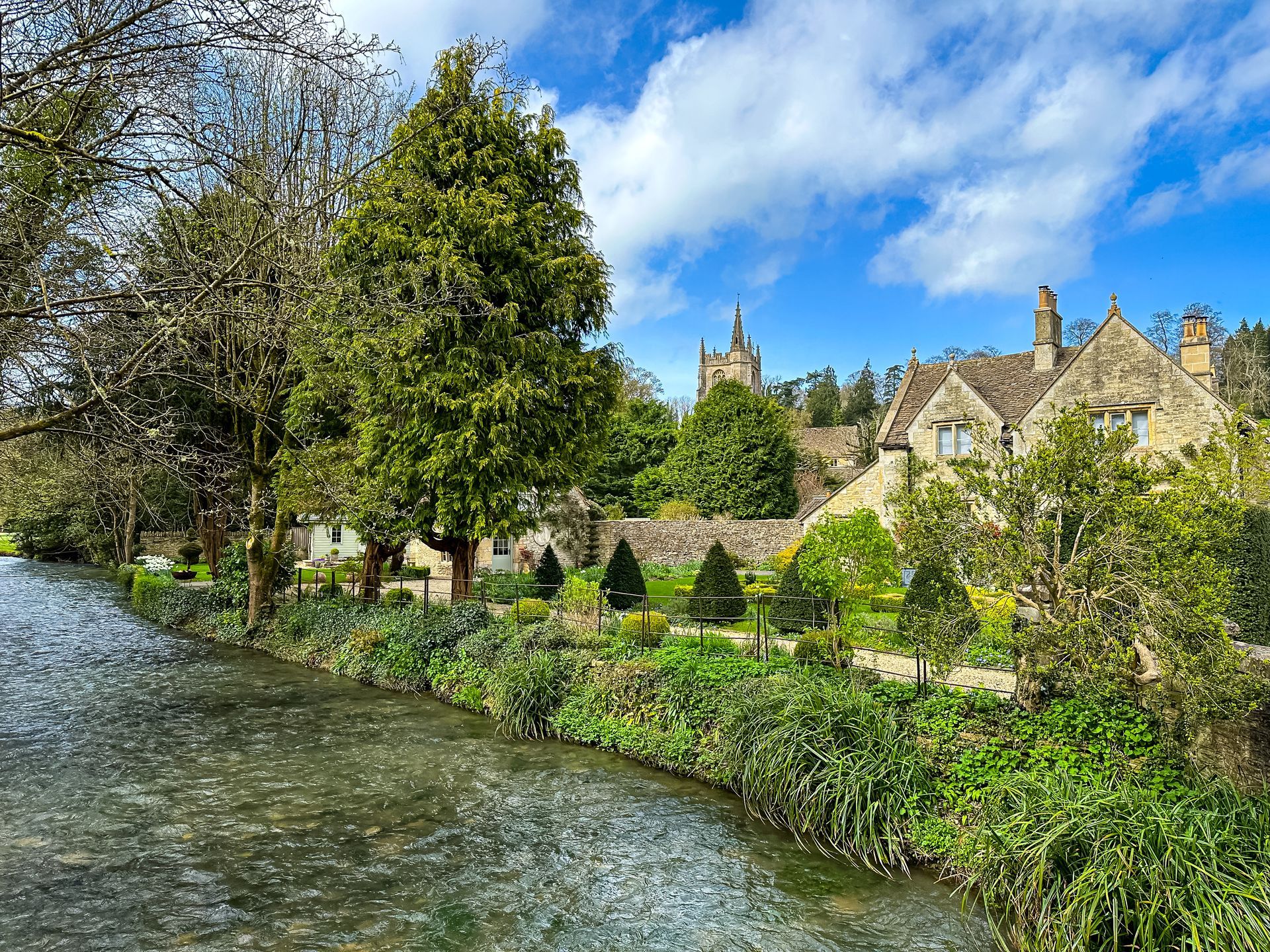 street-view-of-castle-combe-cotswolds