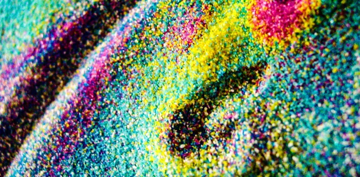 Colourful polymer powders
