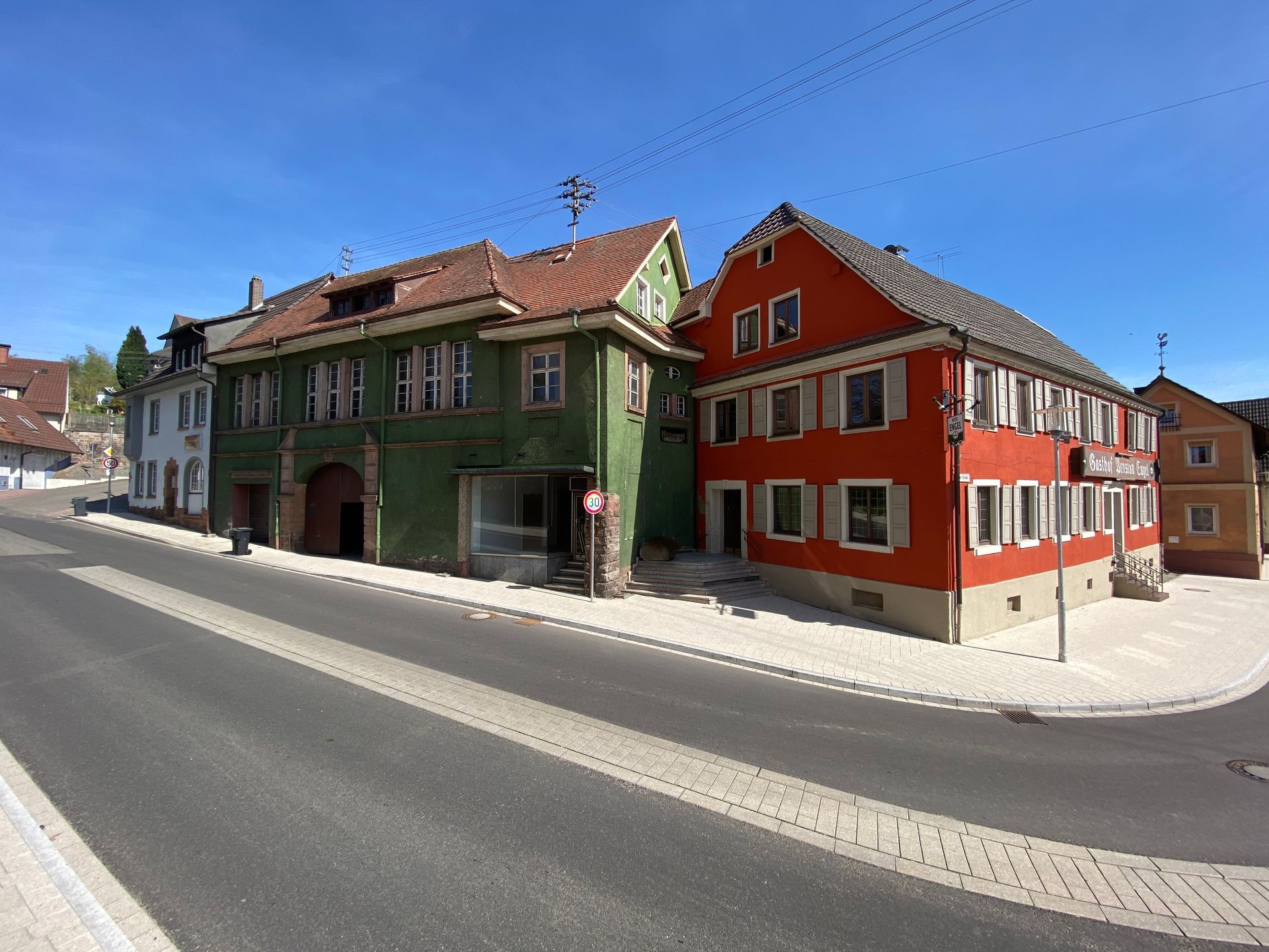 Foto des Bestandsgebäudes vor der Sanierung.