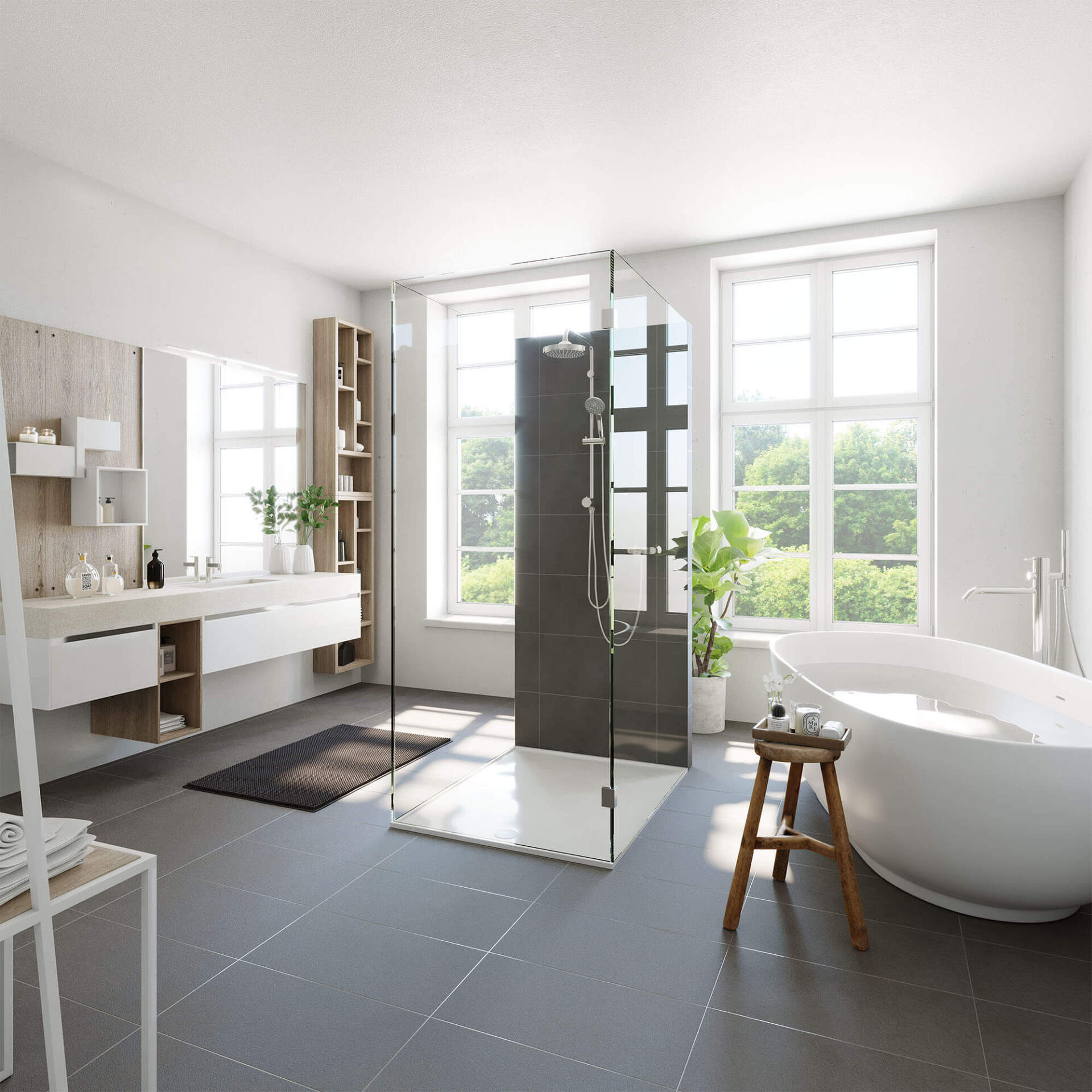 Geräumiges, modernes Badezimmer mit ebenerdiger Dusche, Badewanne und großem Fenster mit Blick ins Grüne.