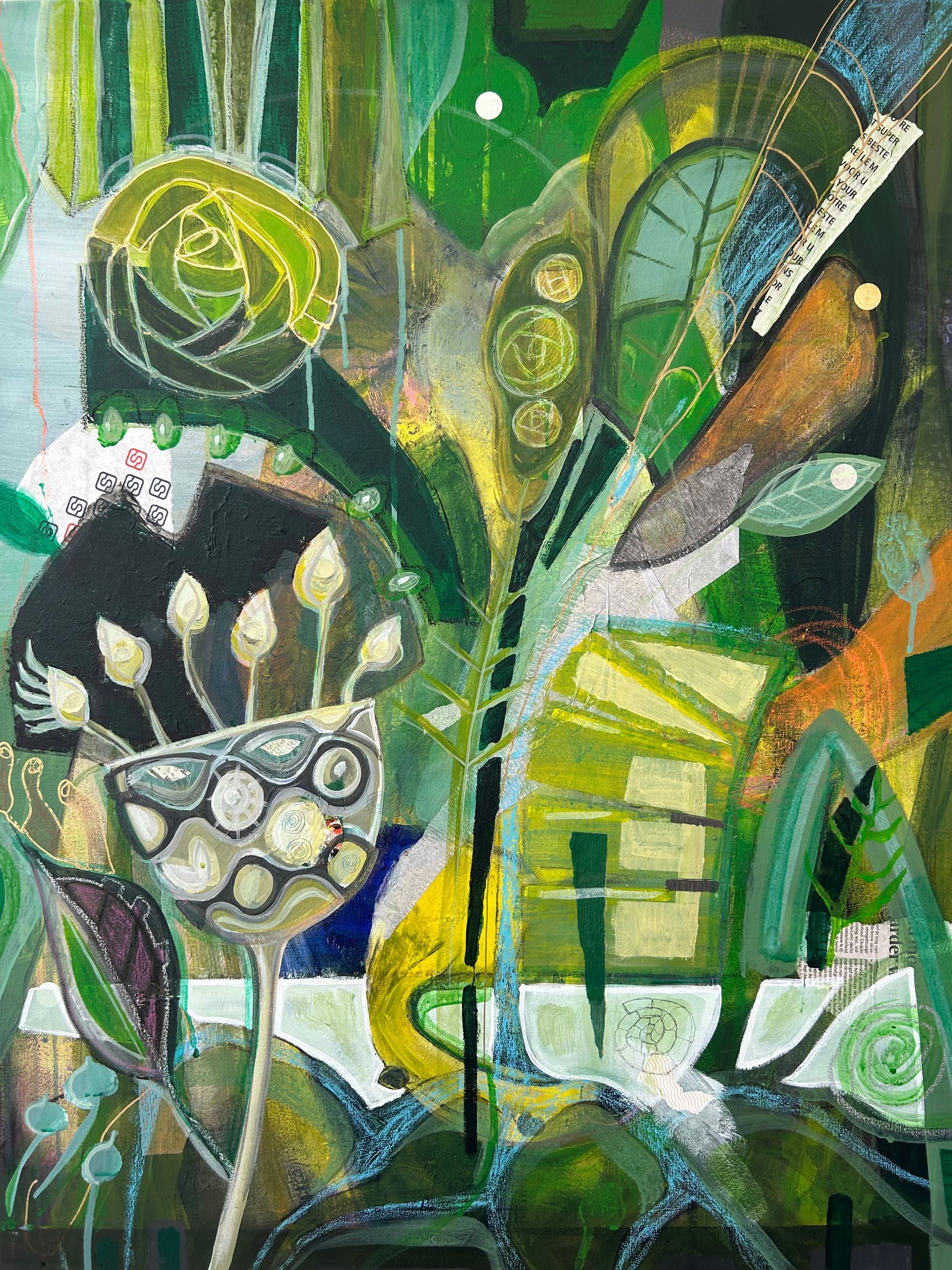 Abstracte groene en gele bloemenschilderij met gelaagde bladeren, bloemen en geometrische vormen.