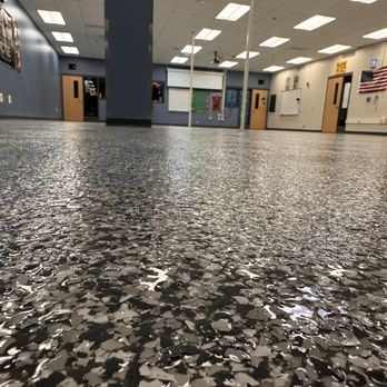 A flake polyaspartic flooring in Valparaiso, IN by Resin Pros