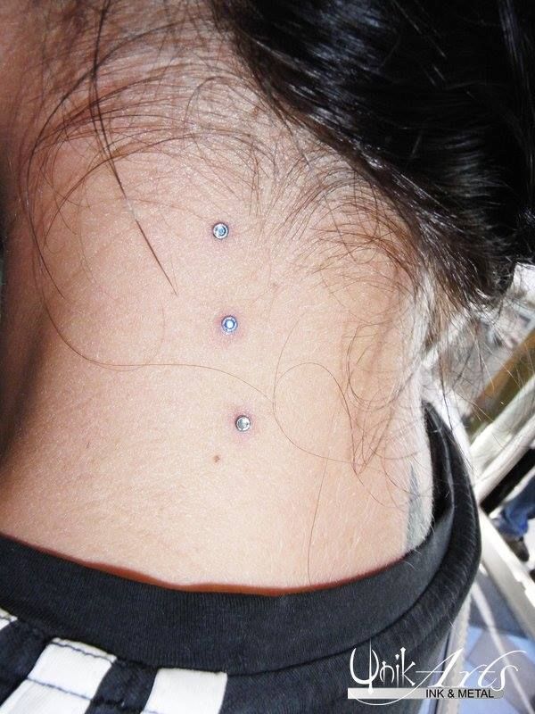 Dermalanker Piercing aus Frankfurt