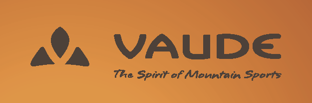 Het VAUDE-logo op een oranje achtergrond met de slogan 