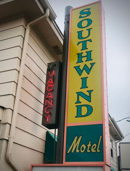 motel-sign