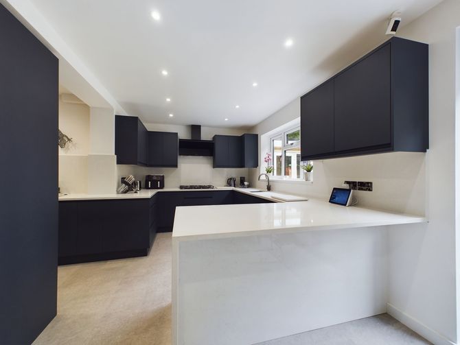 new kitchen in Reading