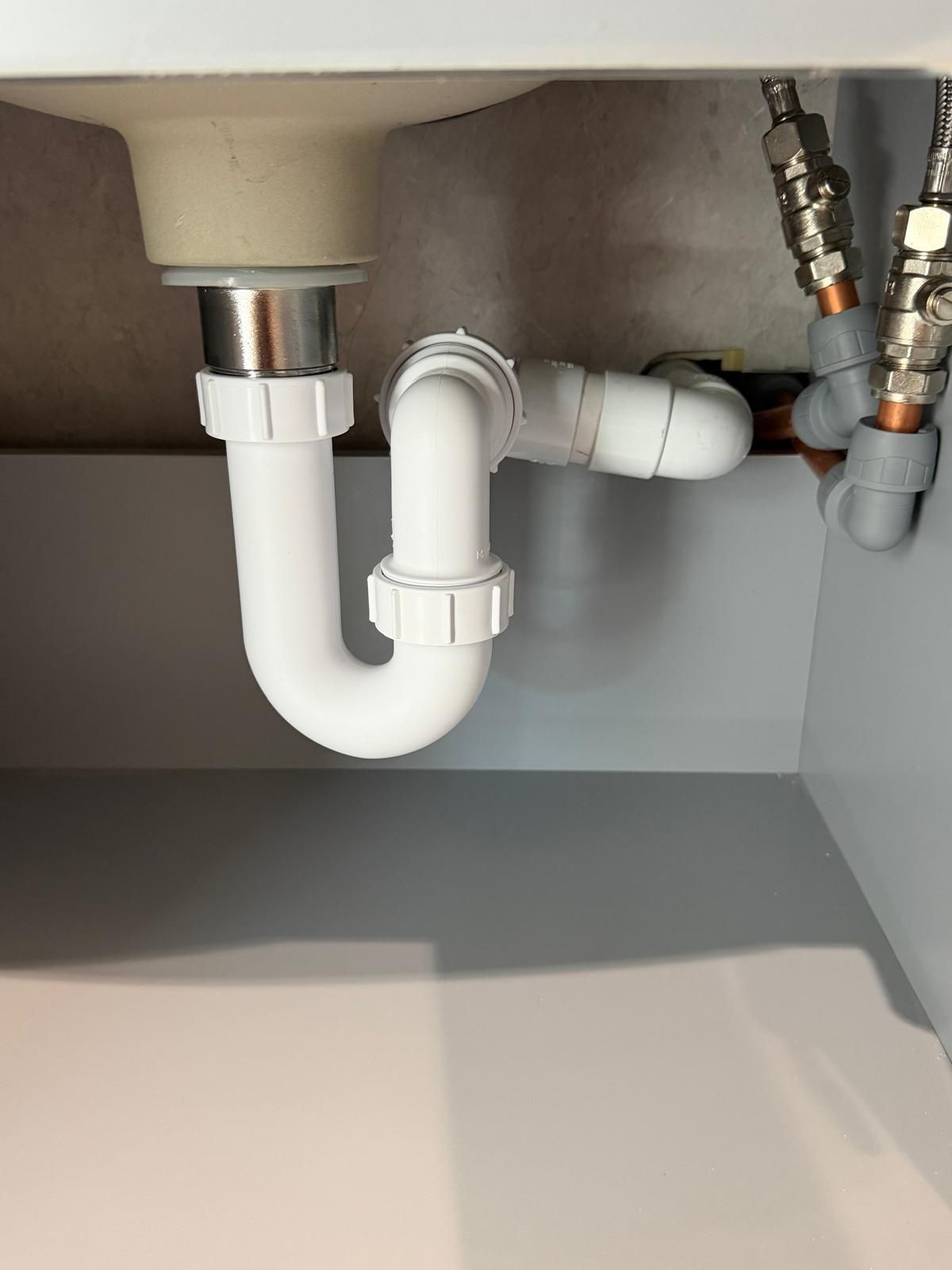 Professional plumbing pipework installation Reading