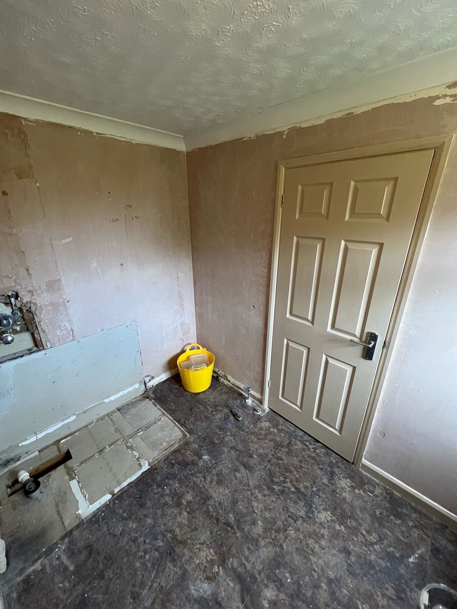 Before pic of a bathroom renovation in Tilehurst