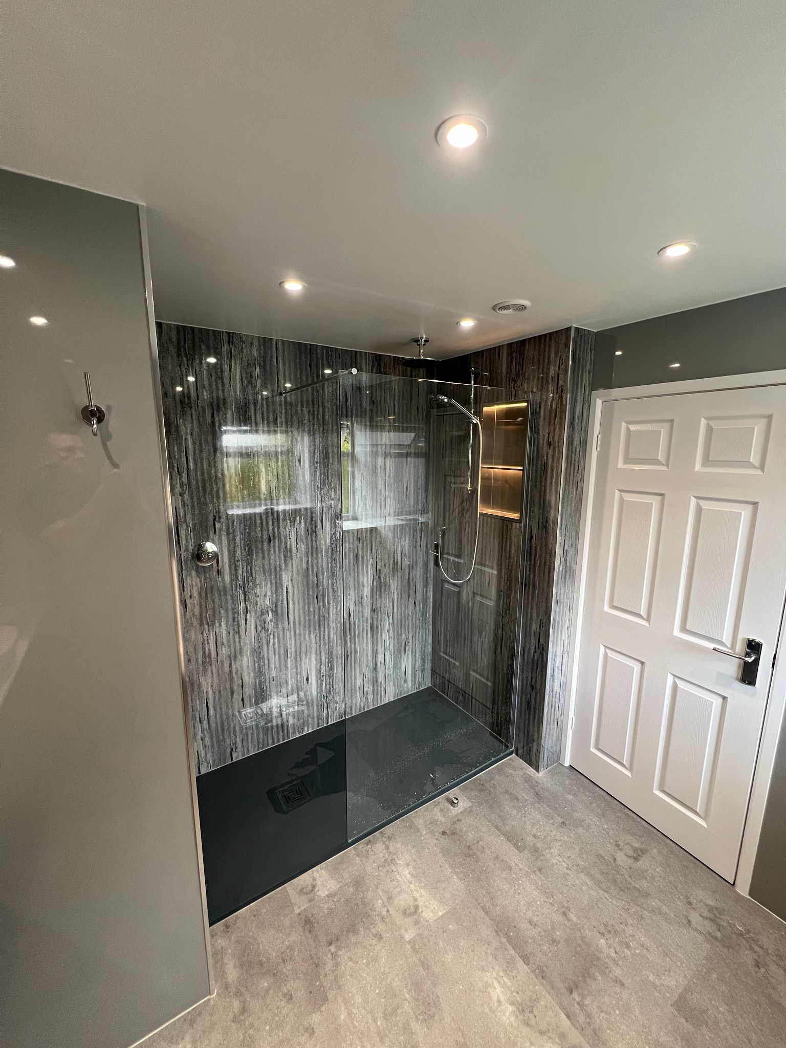 Fantastic new bathroom installation in Tilehurst